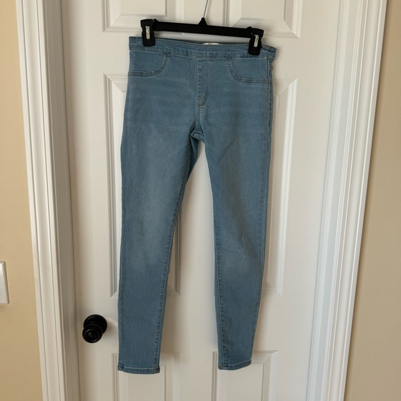 Levi’s girls pull on stretch jegging jeans -‎ Size 14 - Light Wash Denim - Picture 1 of 8